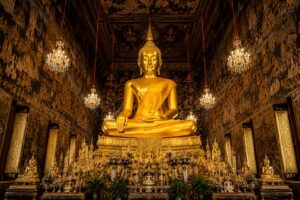 พระพุทธตรีโลกเชษฐ์: พระประธานในพระอุโบสถที่ยาวที่สุดในประเทศไทย